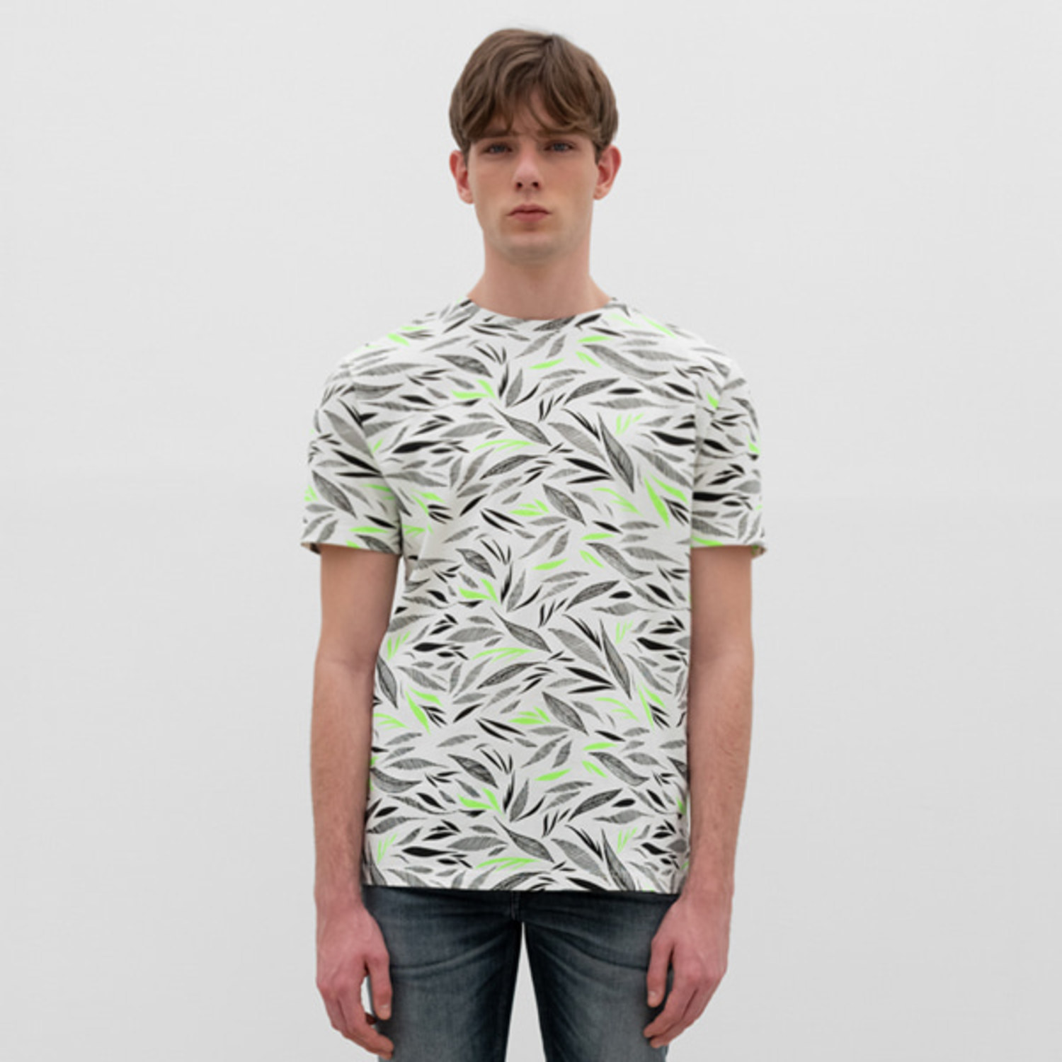 [안토니모라토] 남성 전판 패턴 반팔 티셔츠 MMTBK5038-110
