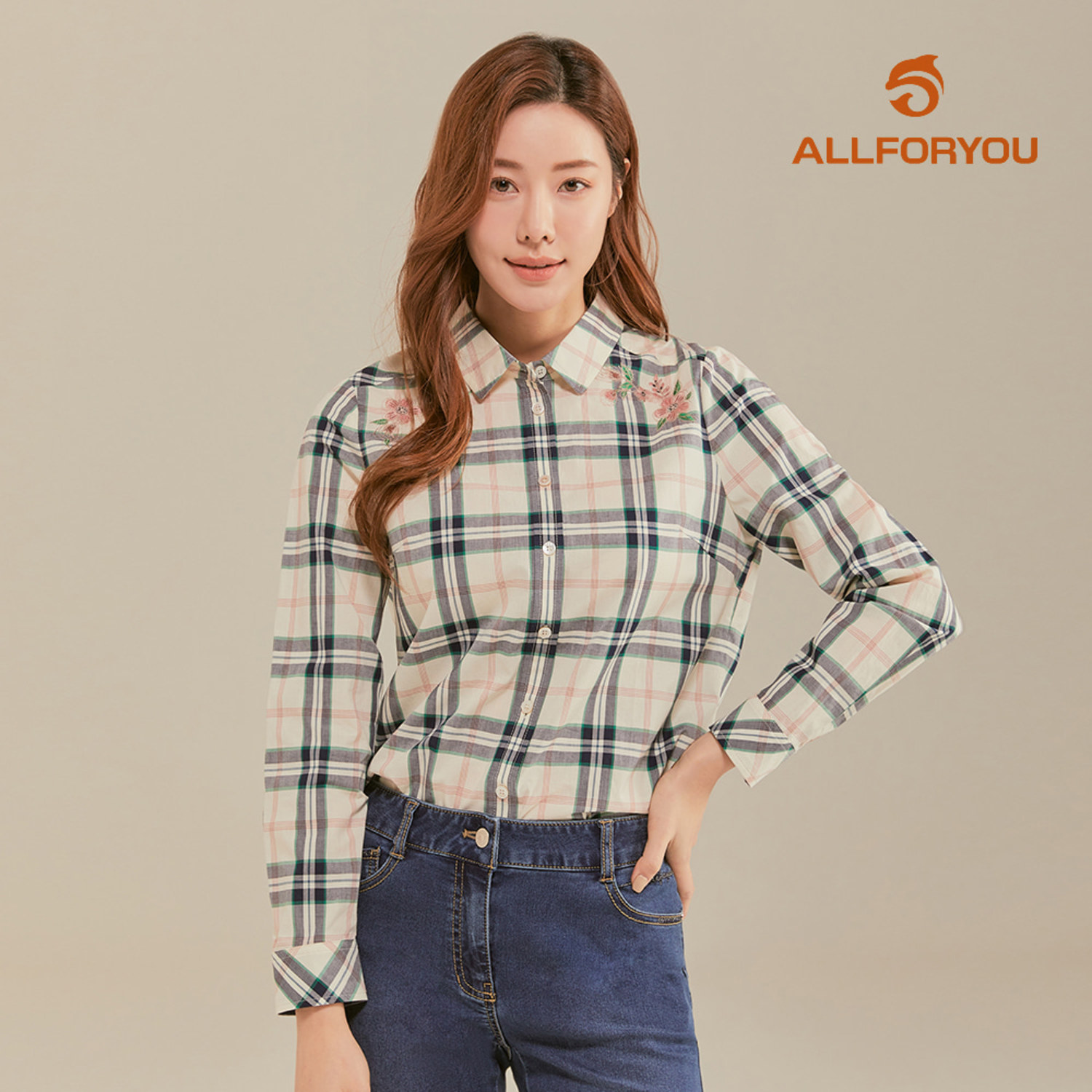 [올포유] [모델착장]여성 자수 포인트 체크 셔츠 ALBLK1421-102_G